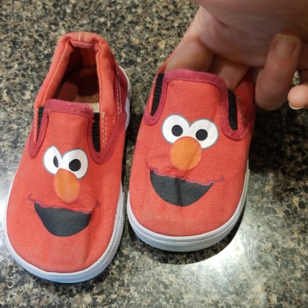Elmo Shoes!!